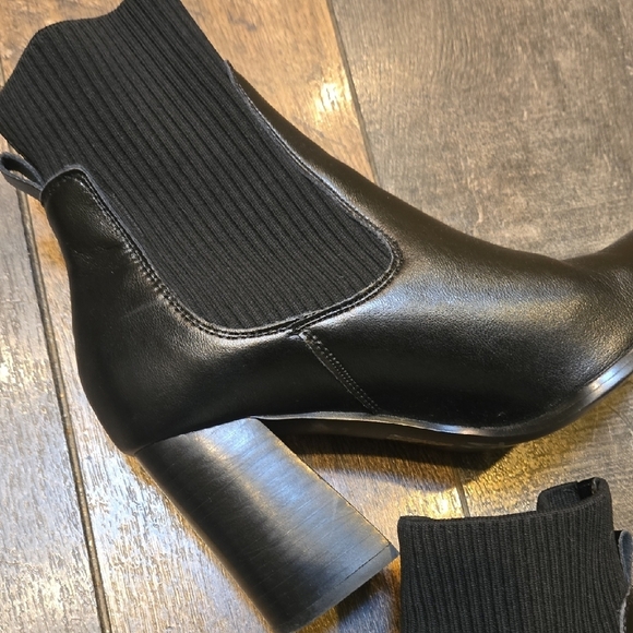 Steve Madden Leather Ankle Boots - Picture 3 of 9